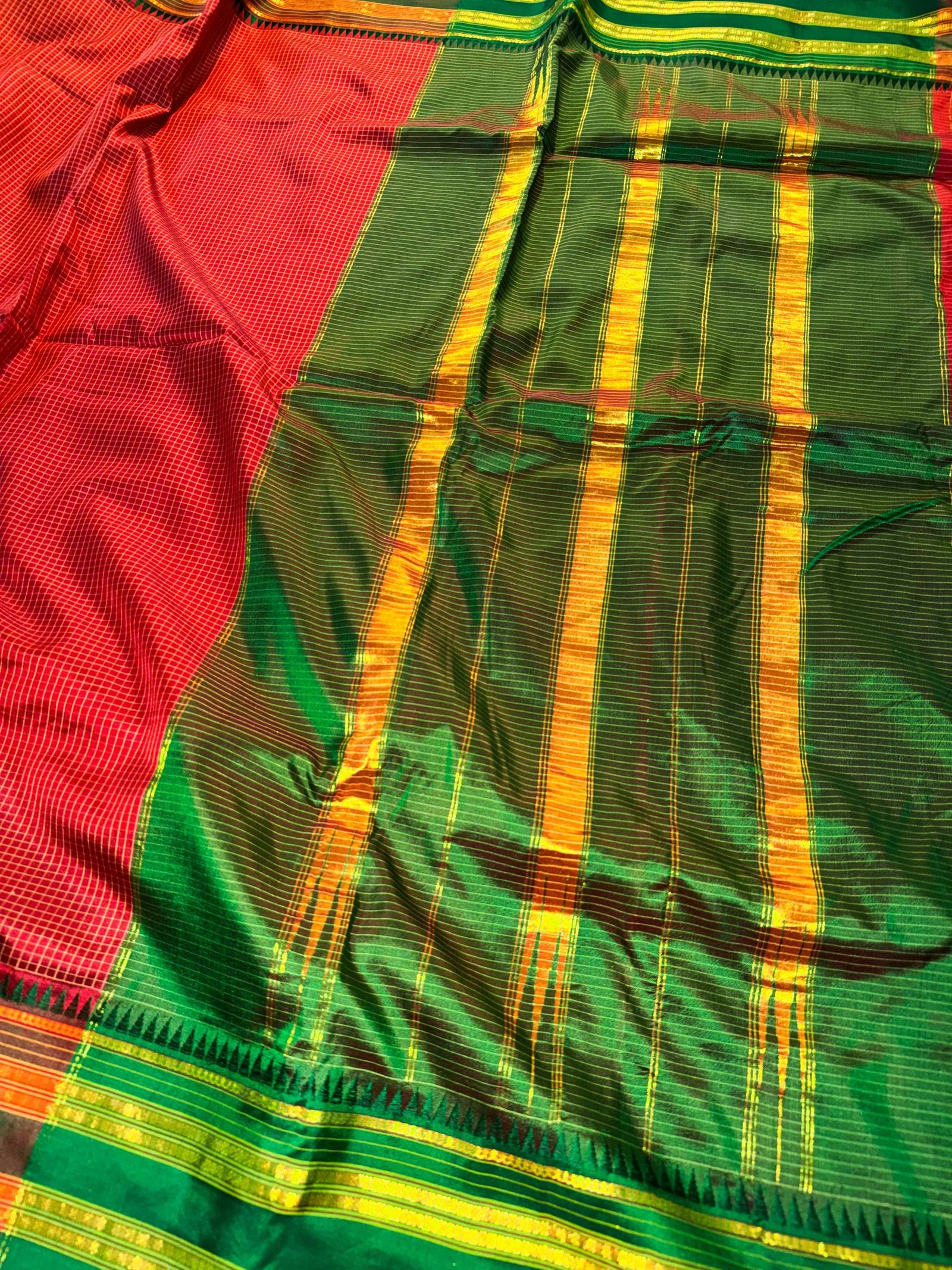 handloom silk narayanpet saree emerald green & rose red handloom silk narayanpet saree emerald green & rose red